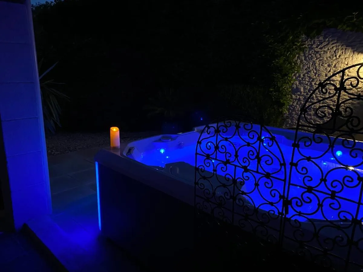Mas Beau Soleil & Spa Cottages De Charme Avec Jacuzzi&Jardin Prives Saint-Rémy-de-Provence Frankrijk