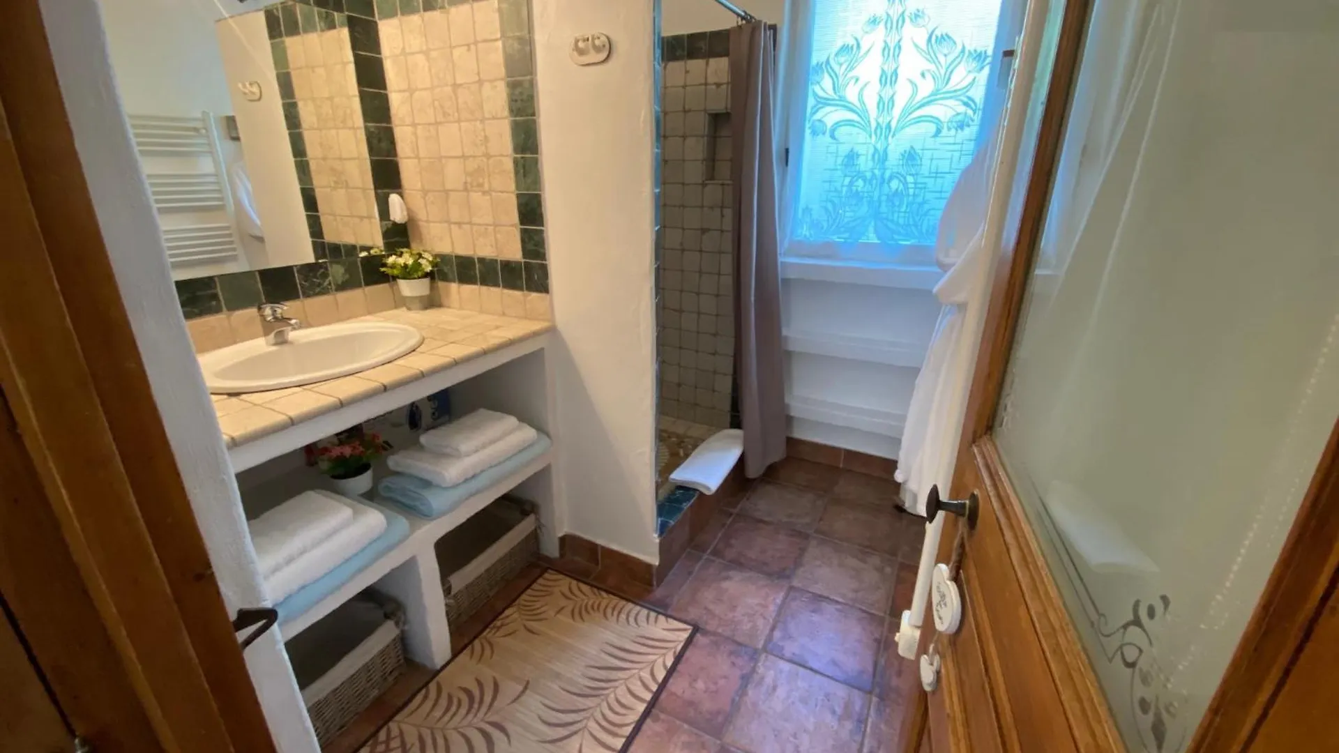 Mas Beau Soleil & Spa Cottages De Charme Avec Jacuzzi&Jardin Prives Saint-Rémy-de-Provence 0*,